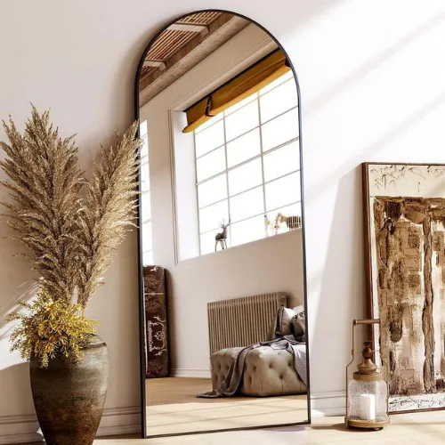 Espelhos Decorativos: Ampliando Espaços com Elegância